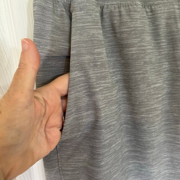 Lululemon Men’s Athletica T.H.E. Shorts 9” Size XS Gray Athletic Activewear - Picture 2 of 10
